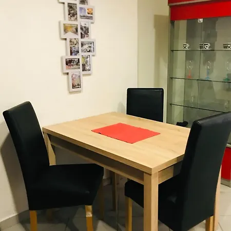 Modern Cozy In Centre *
