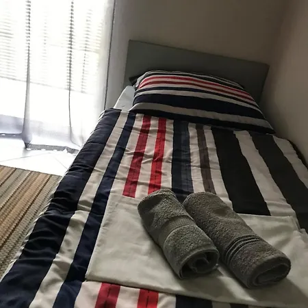 Modern Cozy In Centre *