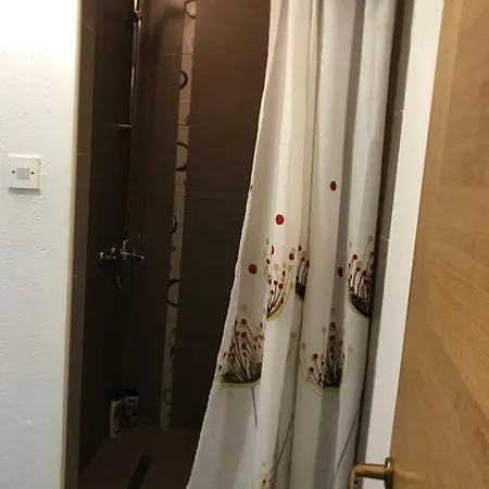Modern Cozy In Centre *
